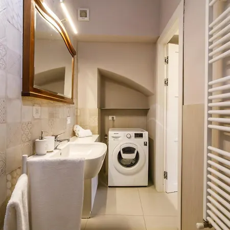 Guesthost - Porta Romana & With Parking סיינה